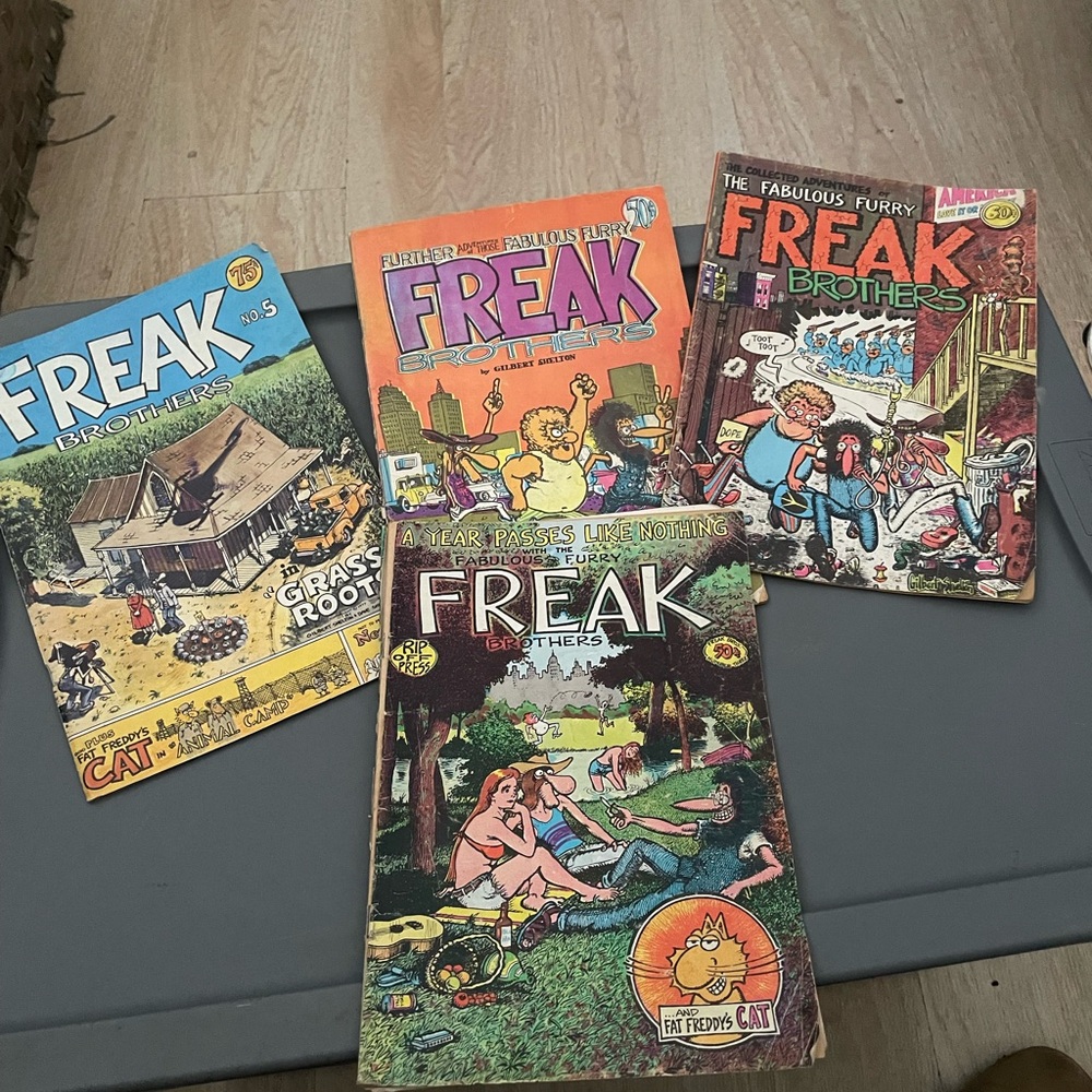 Freak Brothers Comic Set